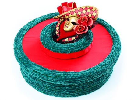 Ціна: Подарункова коробка кругла з маскою Червоний маскарад